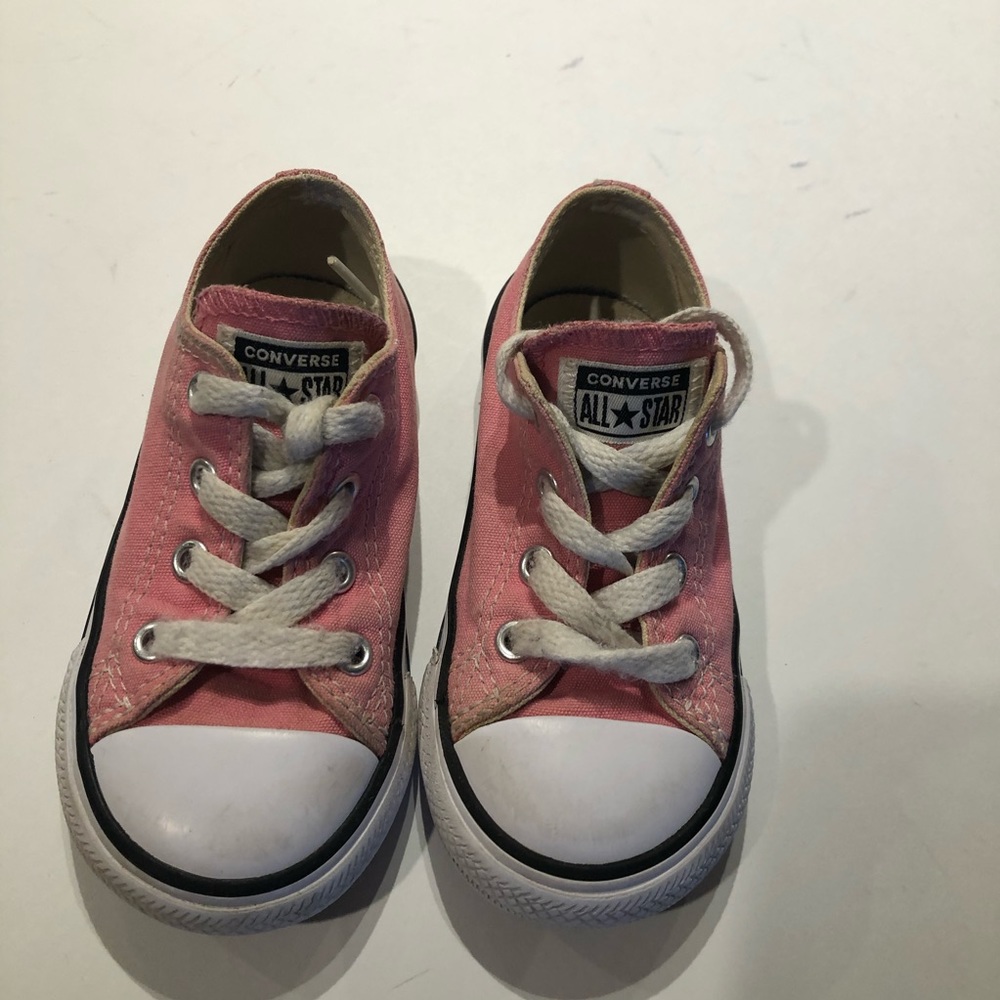 Converse little girls size 7 pink good condition - Picture 8 of 8